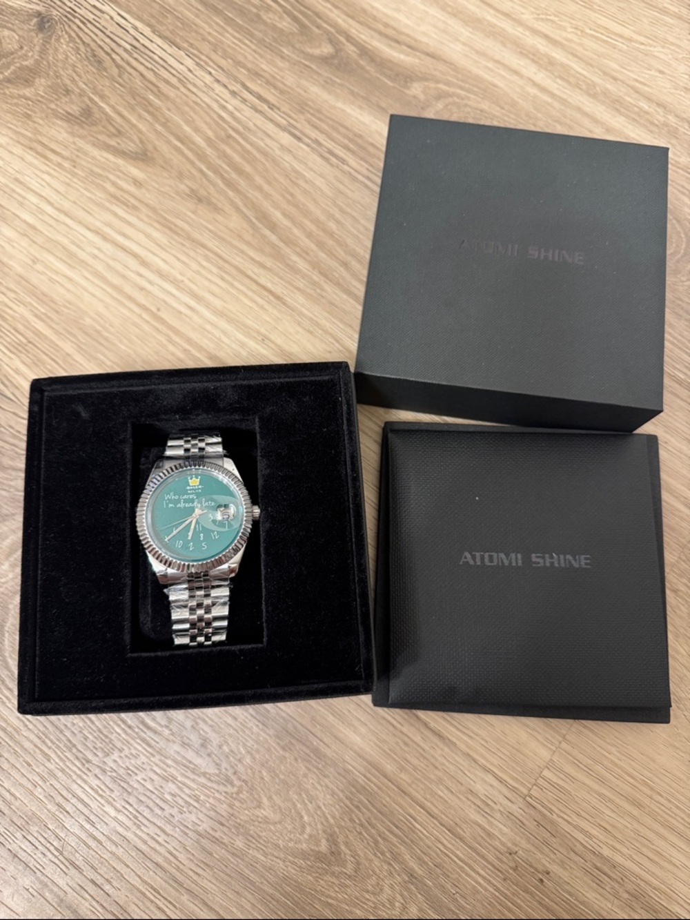 Atomi Shine Men's Silver Bracelet Watch with Green Dial unisex